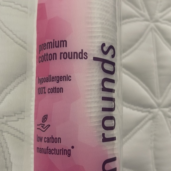 Cotton makeup remover face rounds (new in package) 100 count - Picture 2 of 4